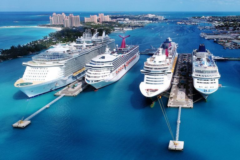 carribean-cruise-ships-docked