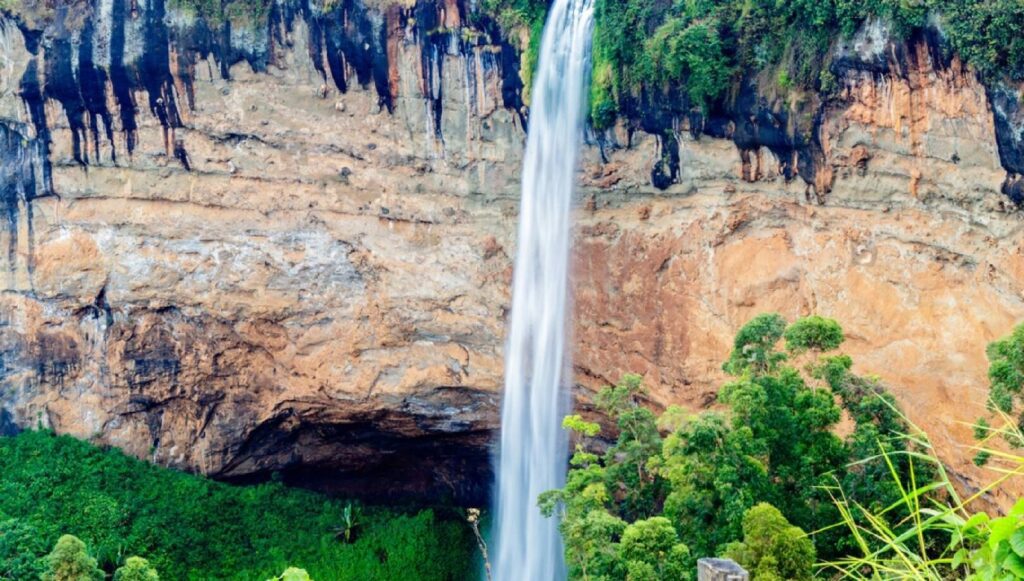 sipi falls safari